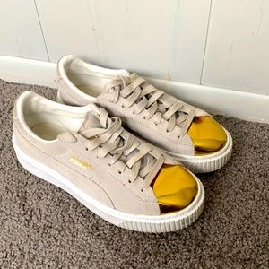 Suede platform gold puma